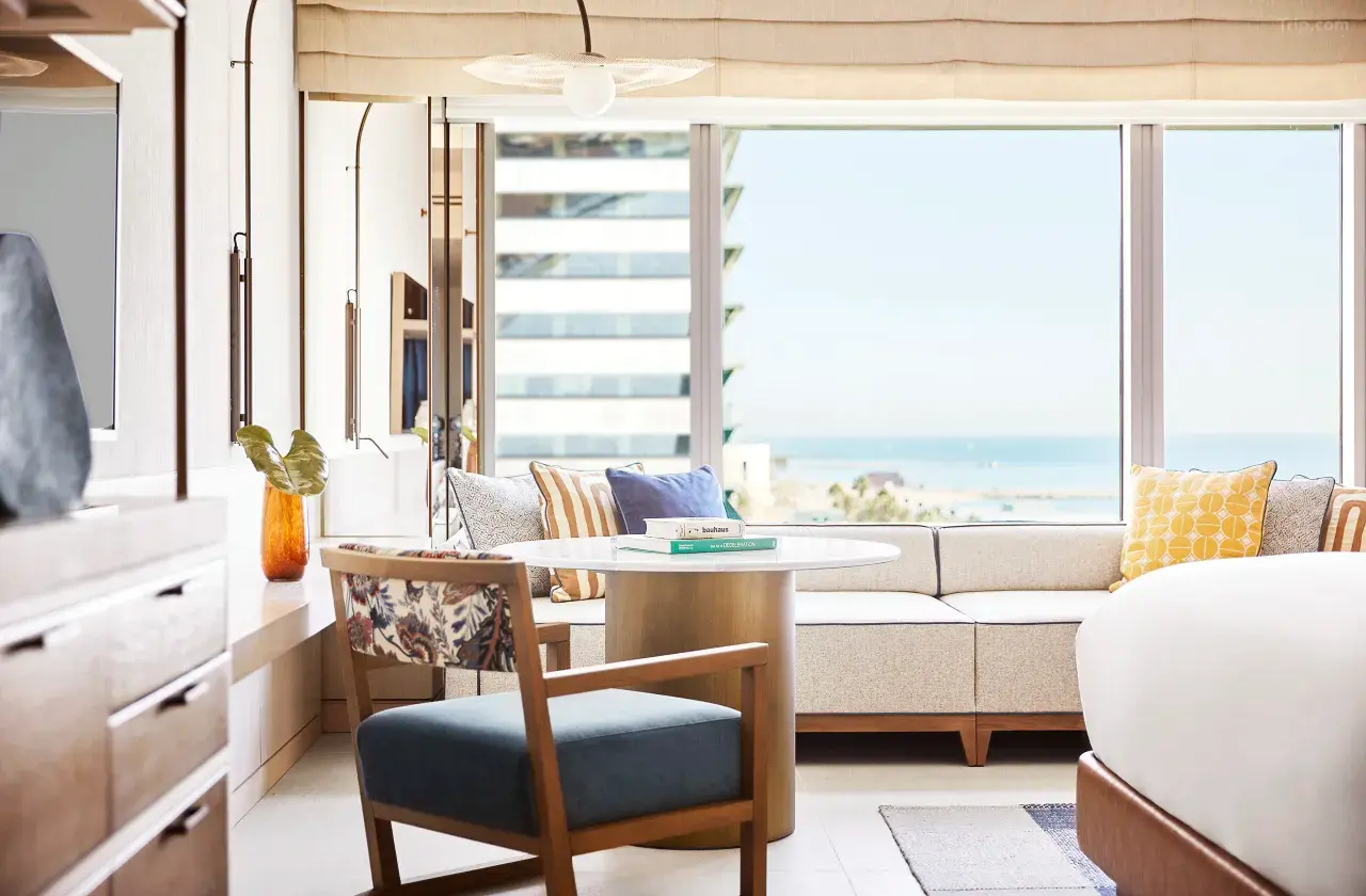 Panorama, Guest Room, 1 King, Lateral Sea View — Trip.com listing photograph